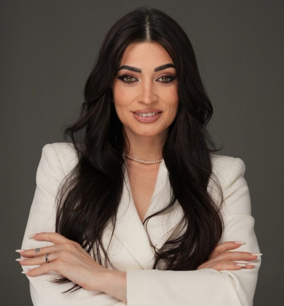Manuela Halasag de la REMAX Klass este consultantul ideal pentru cei care caută apartamente noi, garsoniere sau vile