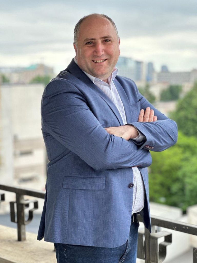 Afla diferentele dintre broker si asigurator cu Activ Asigurari